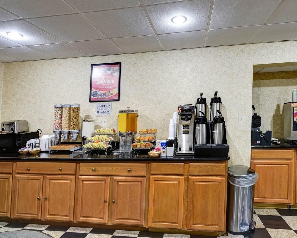 Econo Lodge Morgantown Exteriör bild