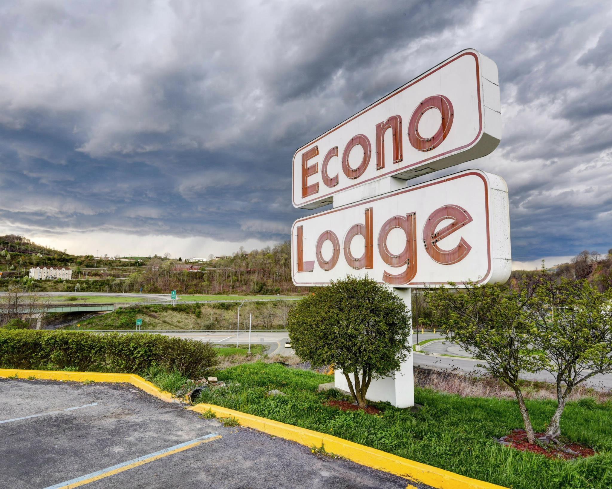 Econo Lodge Morgantown Exteriör bild
