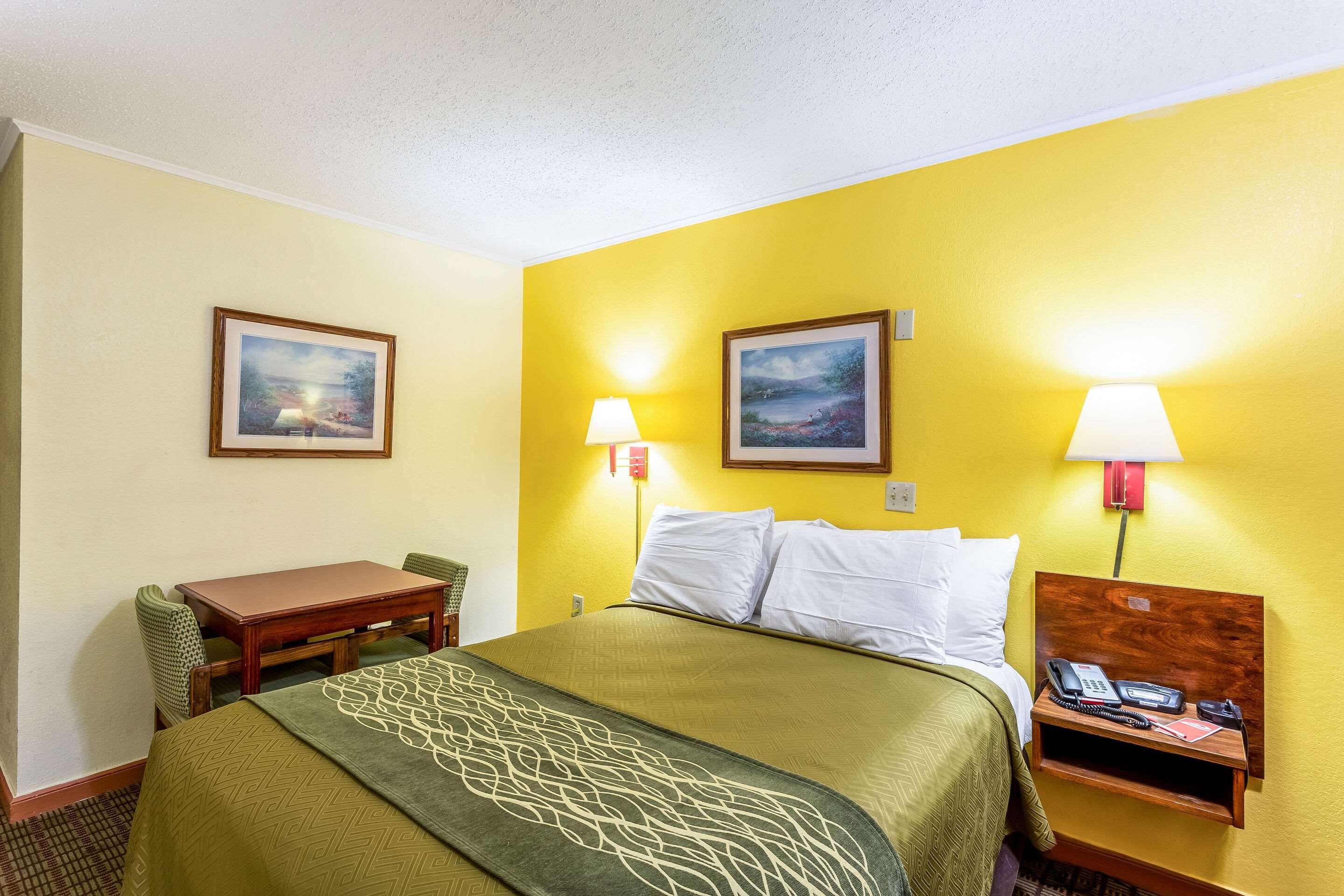 Econo Lodge Morgantown Exteriör bild