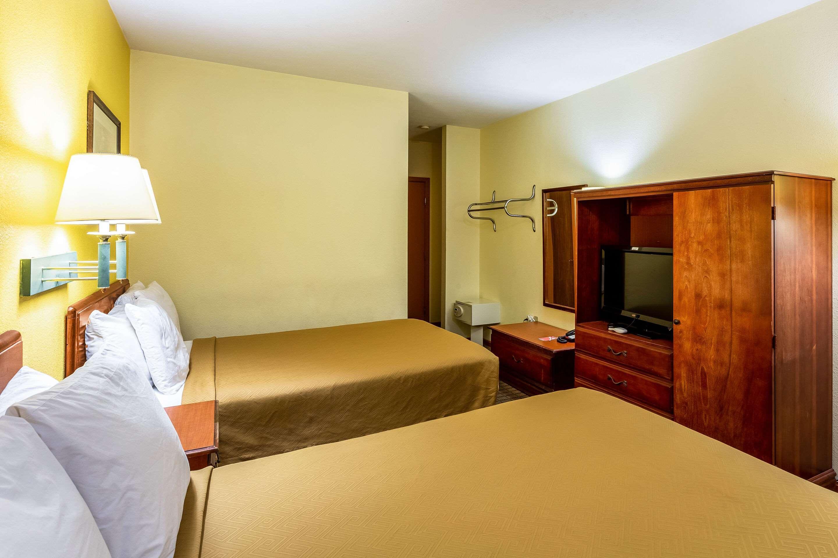 Econo Lodge Morgantown Exteriör bild