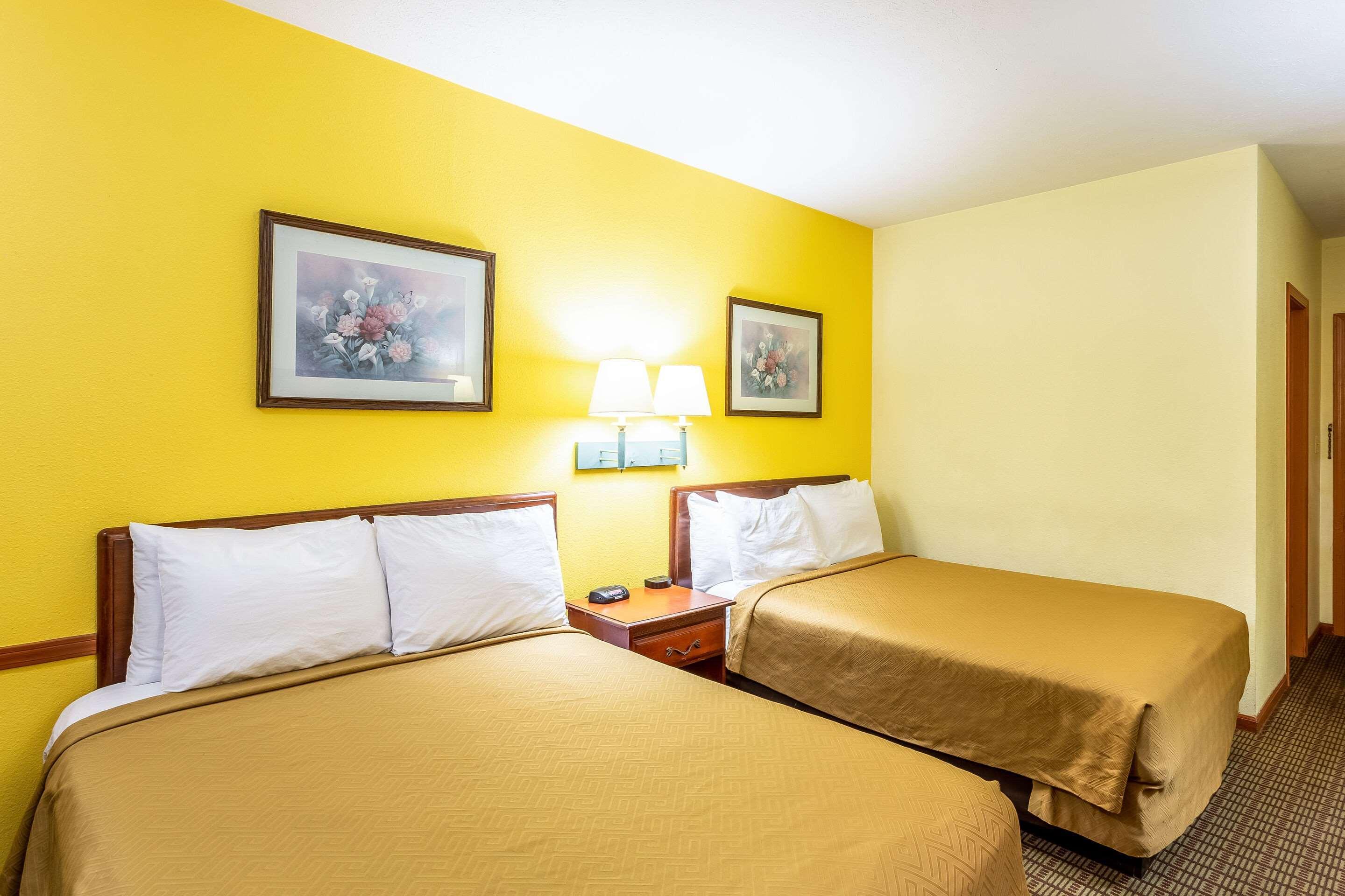 Econo Lodge Morgantown Exteriör bild